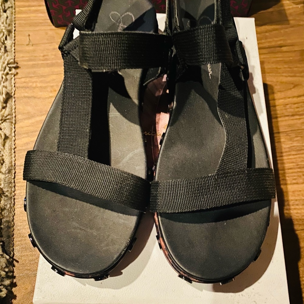 Jessica Simpson color/ material black webbing-style PERIE